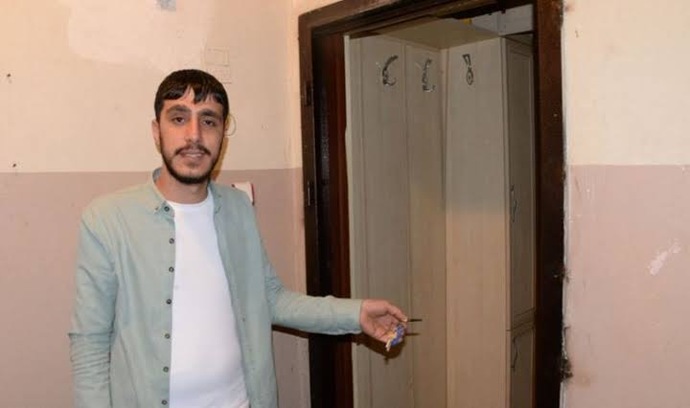 Kapıyı tutan kişiye teşekkür edilir mi?