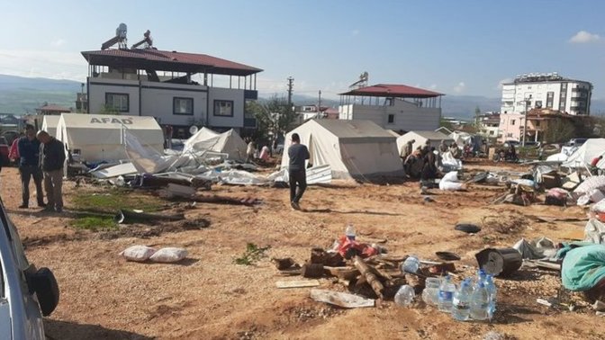 Depremin merkezi Kahramanmaraş'ı şimdi de hortum vurdu: 1 ölü 44 yaralı. Yaralar ne zaman sarılacak?