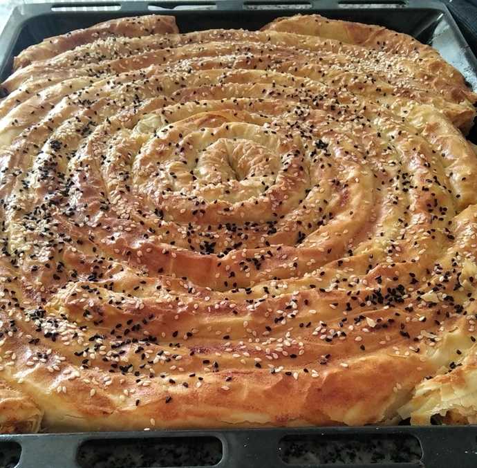 Gece gece üşenmedim börek yaptım, nasıl olmuş?