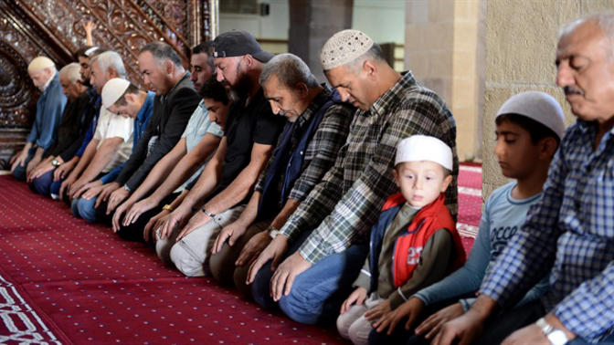 Bayram namazına kimler gitti?