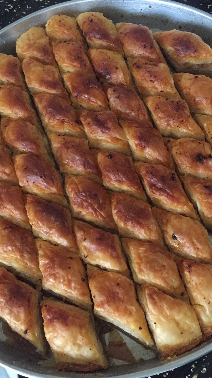 Çekmeden önce biraz tepsiden baklava kaçırmış olabilirim😂