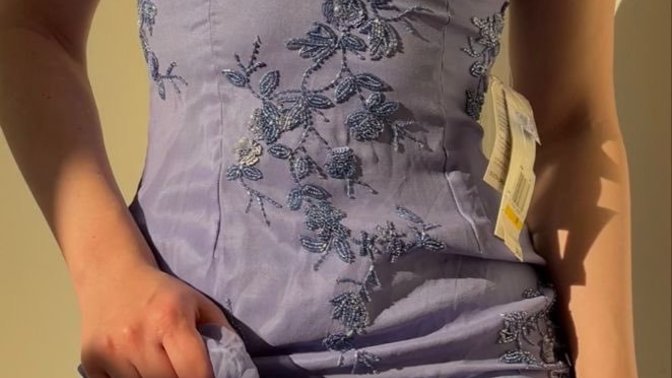 Eski tarz elbiseler sence çok güzel değil mi?