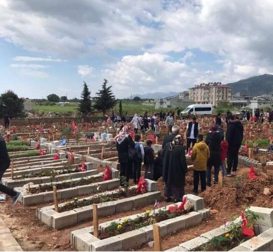Memleketimize bayram gelmiş, Sizin oraya geldimi?