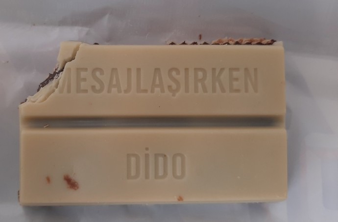 Mesajlaşırken yiyecek tüketir misiniz?