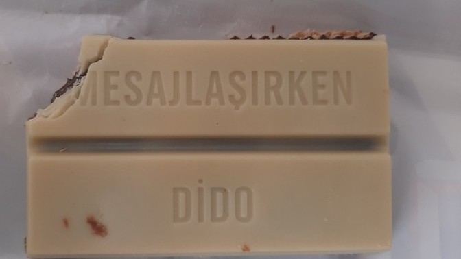 Mesajlaşırken yiyecek tüketir misiniz?