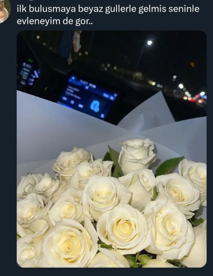 İlk buluşmaya elinde çiçeklerle gelen erkek şov mu yapıyordur incelik mi?