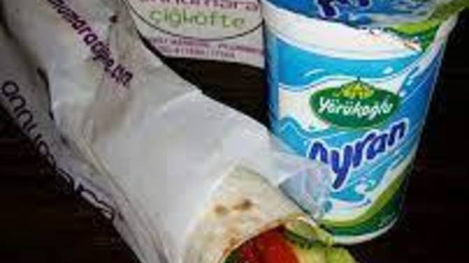 Çiğ köfte ayran sever misiniz?