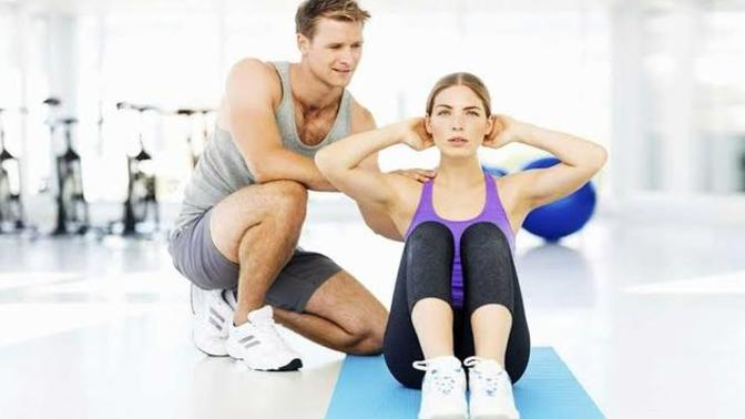 Spor salonunda hareketi yanlış yapan insana müdahale eder misiniz?