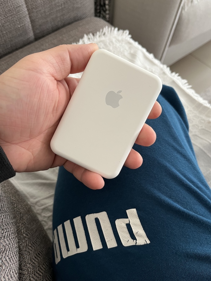 Bu magsafe alalı bir ay oldu ama telefonu hiçbir türlü okumuyor, sizce neden?