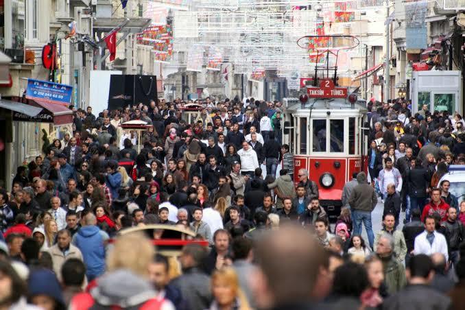 İstanbulun kalabalığına nasıl katlanıyorsunuz?