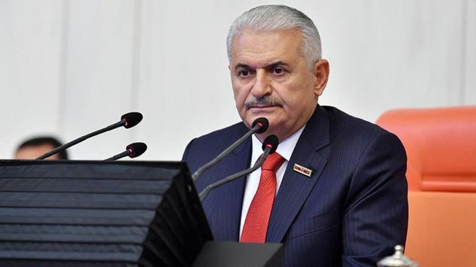 Binali Yıldırım İstiklal Marşını kağıda baktığı halde yanlış okudu! Bu insanlar nasıl ülke yönetti?
