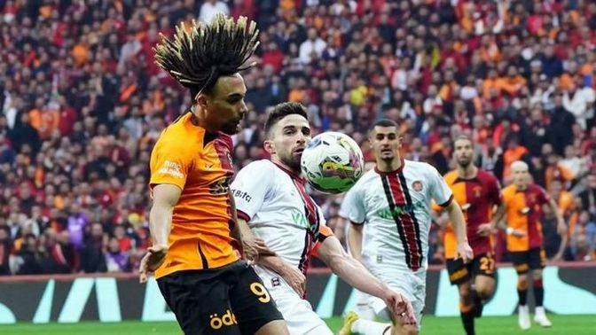 Galatasaray Nef stadyumunda Karagümrük ile 3-3 berabere kalarak şampiyonluk yarışında avantaj kaybetti! Maçı nasıl buldunuz?