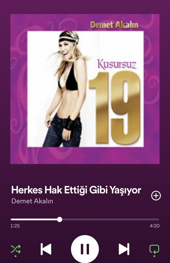 Çok bilinmeyen sevdiğiniz şarkılar varsa önerir misiniiz?