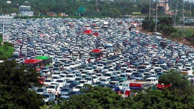 Bayram dönüşü trafik tamamen durdu! Bayramda trafiğe denk geldiniz mi?