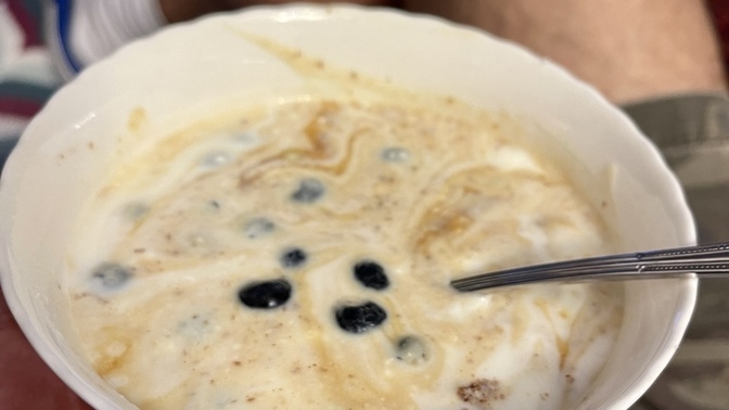 Yoğurdun içine pekmez yakışmaz mı?