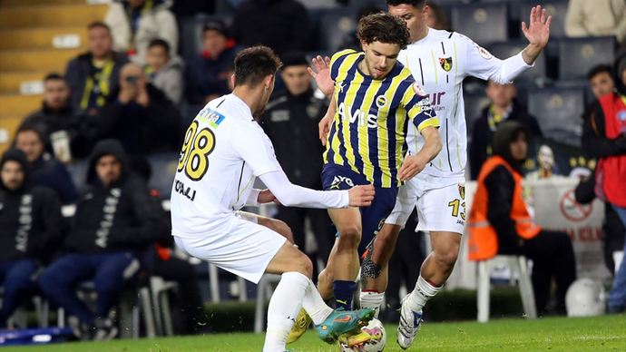 Fenerbahçe 2-0 öne geçtiği maçta son dakika golüyle İstanbulspor ile 3-3 berabere kaldı! Maçı nasıl buldunuz?