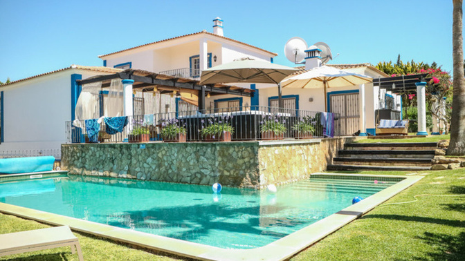 Tatil için havuzlu villa mı yoksa otel mi daha iyi?