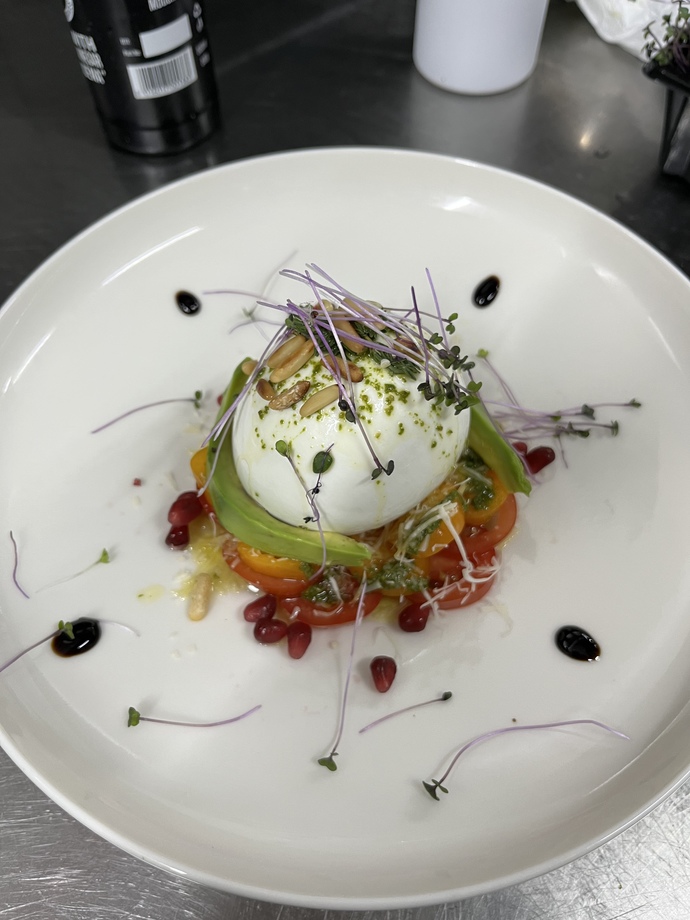 Burrata yaptım, nasıl gözüküyor sizce?