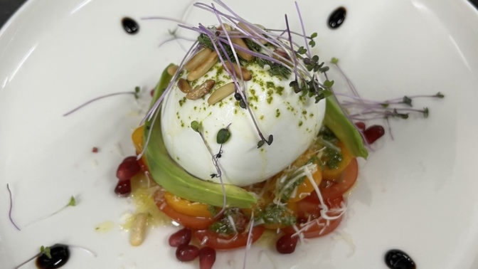 Burrata yaptım, nasıl gözüküyor sizce?