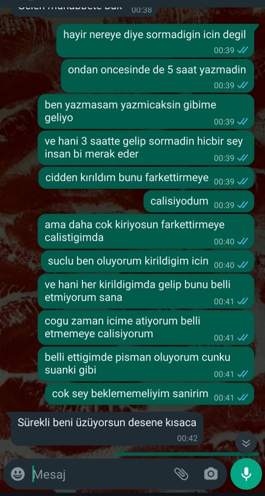 Sizce kim haklı ve beni seviyor mu?