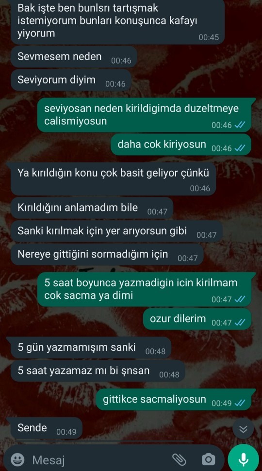 Sizce kim haklı ve beni seviyor mu?