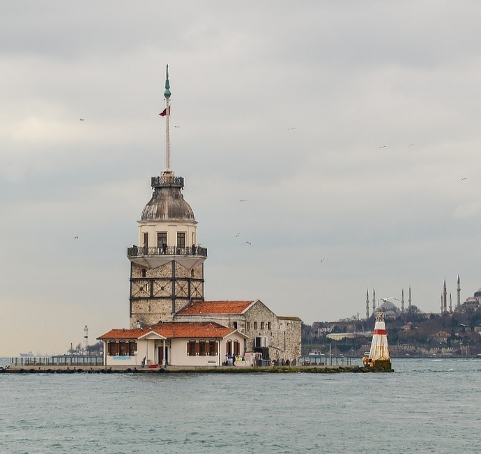 Karşımızda kız kulesi kollarımda... ? Kollarınızda kim olsun isterdiniz?