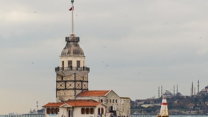 Karşımızda kız kulesi kollarımda... ? Kollarınızda kim olsun isterdiniz?