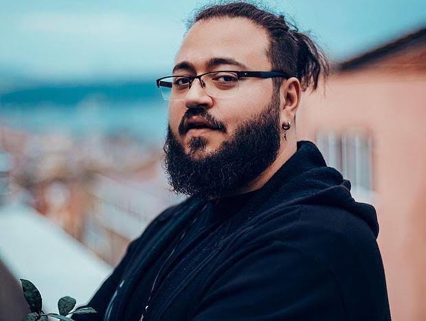 Jahrein Oğluma P*rnhub Premium üyeliği satın alacağım dedi. Siz çocuğunuzun p*rno izlemesine izin verir misiniz?