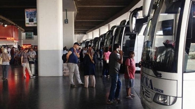 Bineceğiniz şehirlerarası otobüsü karıştırıp yanlış otobüse bindiğiniz oldu mu?