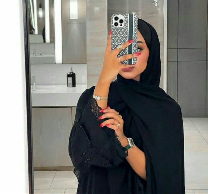 Abimin doğum günüydü oje sürdüm abim kızmadı yakışmış dedi ana herkes eleştirdi toplum neden böyle?