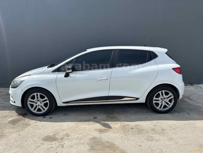 Araba almayı düşünüyorum. Sizce Opel Astra mı, Renault Clio mu?