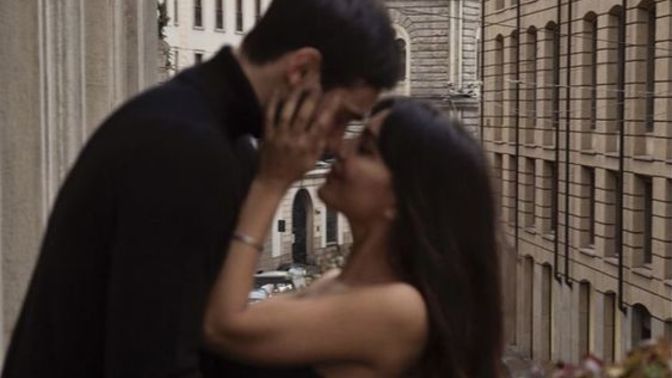 Kadınlar istediği her erkeği kendisine aşık edebilir mi?