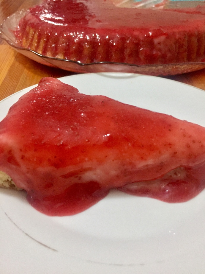Çilekli pasta yaptım, güzel görünüyor mu? Sizce nasıl olmuş?