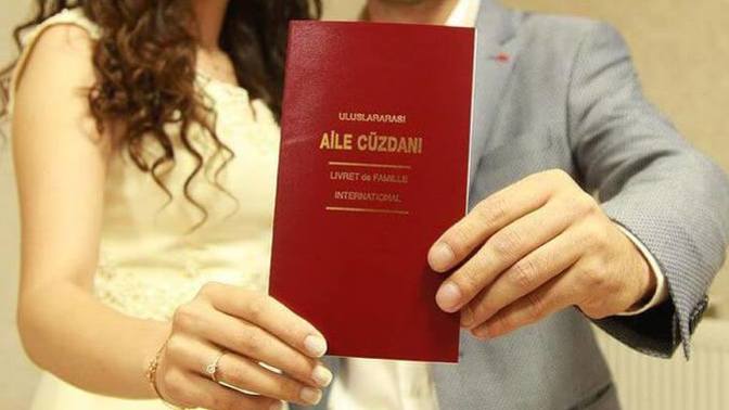 Kadınlar artık kocalarının soyadlarını kullanmak zorunda değil! Sizce yerinde bir karar mı?