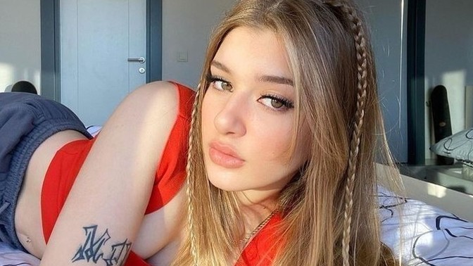 Makyaj düşkünü flört itici mi görünür?