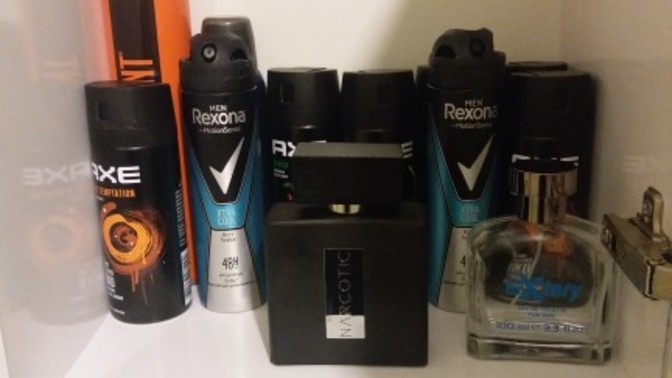 Parfümleri ve deodorantları görseldeki gibi yan yana tutmamın bi zararı olabilir mi?