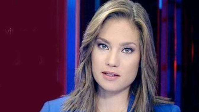 Nevşin Mengü'ye neden erkeksi diyorlar? Bence gayet kadınsı bir yüzü var?