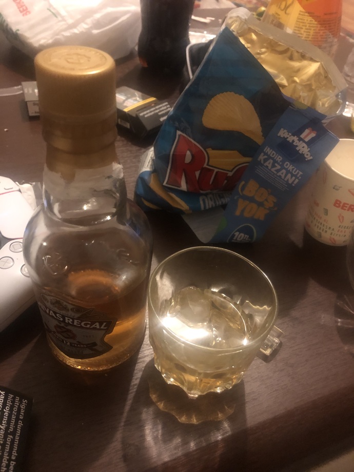'Viskime jelibonum olur musun?' dediğiniz birisi var mı?