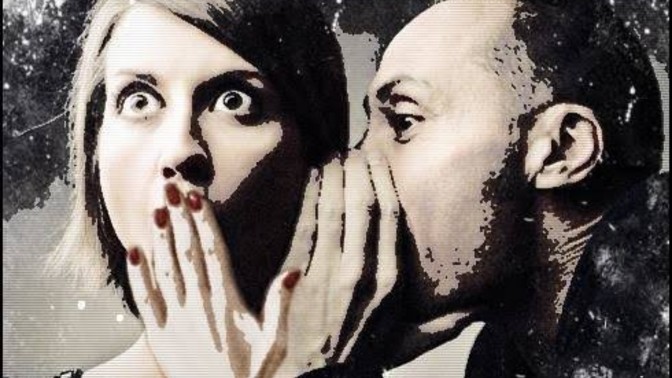 Daha önce bir arkadaşına sırrını verdiğinde, başkasına gidip anlattığı oldu mu?