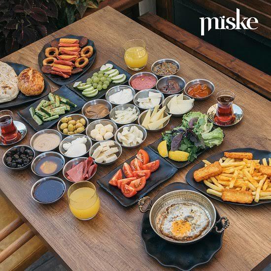 KS de kimle kahvaltı yapmak isterdiniz?
