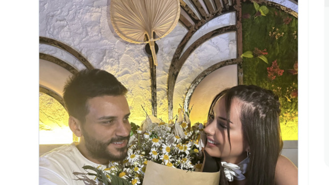Dilan Polat "Kızlar benim kocama yazmasanız olur mu" diye paylaşım yaptı. Kocayı sahiplenmede Dilan Polat gibi mi olmak lazım?