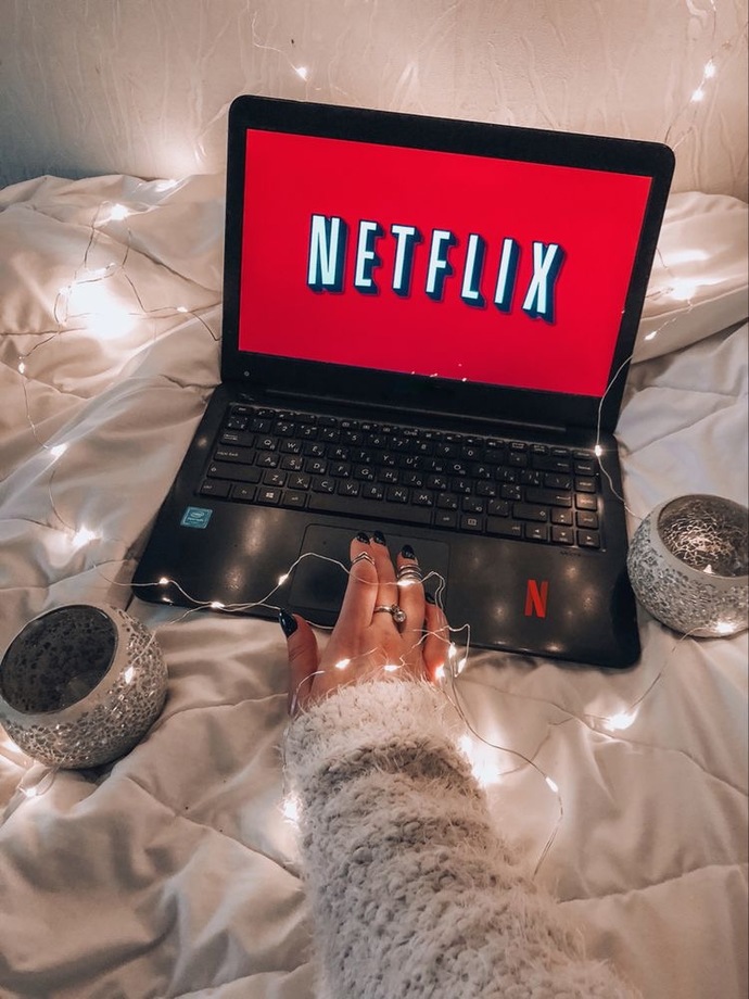 Adını çok duyduğunuz fakat hiç izlemediğiniz film/diziler var mı?