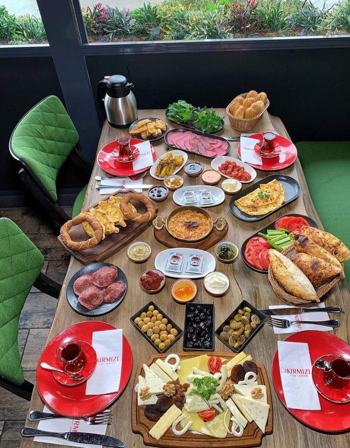 Günaydın arkadaşlar 💖Pazar kahvaltısının olmazsa olmazı nedir sizin için?