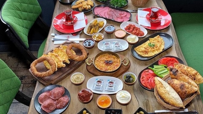Günaydın arkadaşlar 💖Pazar kahvaltısının olmazsa olmazı nedir sizin için?