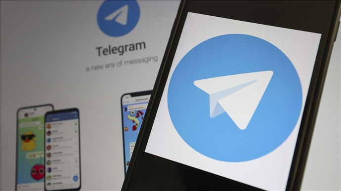 telegram kullanan erkek
