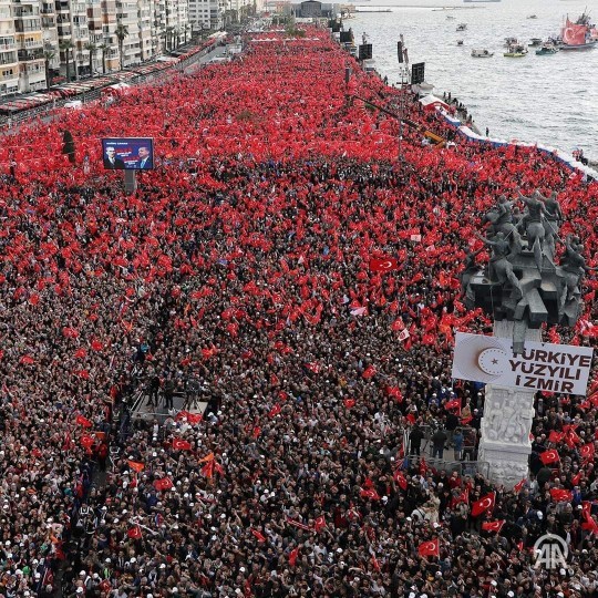 14 Mayısta İzmire bahar gelecek mi?