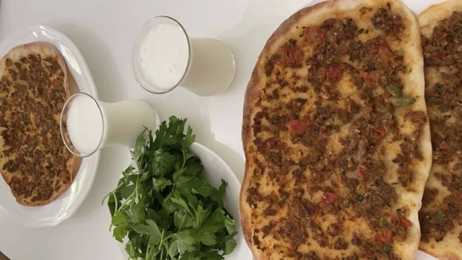 Hiç ev yapımı lahmacun yediniz mi?