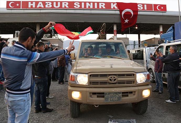 Attığın oy mehmetçiğe kurşun olmasın afişleri hakkında neler düşünüyorsunuz?