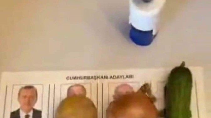 Patates soğan ve salatalık ile nasıl bir yemek yapılır?