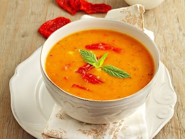 Hasta çorbası denildiğinde aklınıza ilk hangi çorba geliyor?